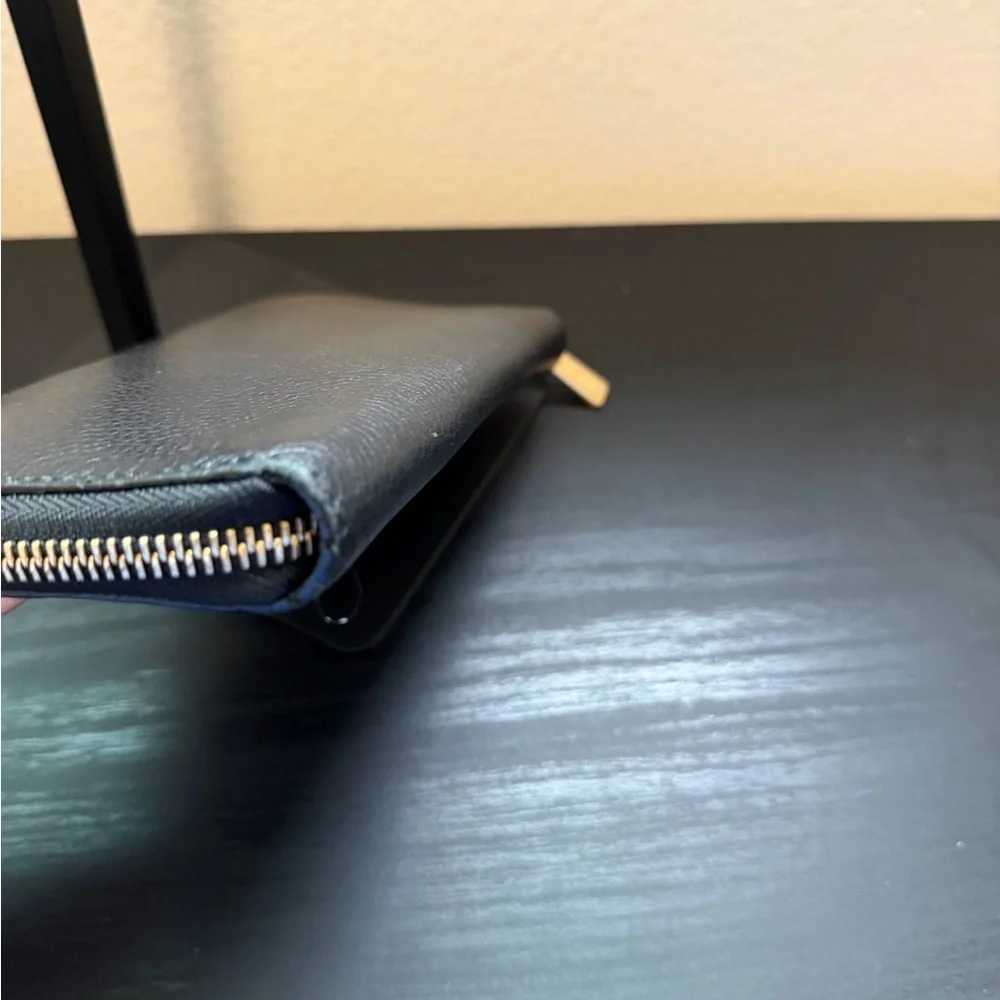🔥SALE🔥Michael Kors Black Leather Wallet with Gold Zipper